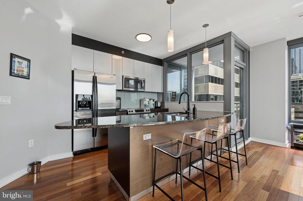 2101 MARKET STREET 2306