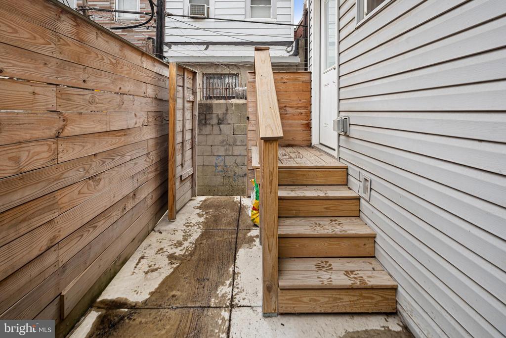 2109 PIERCE STREET