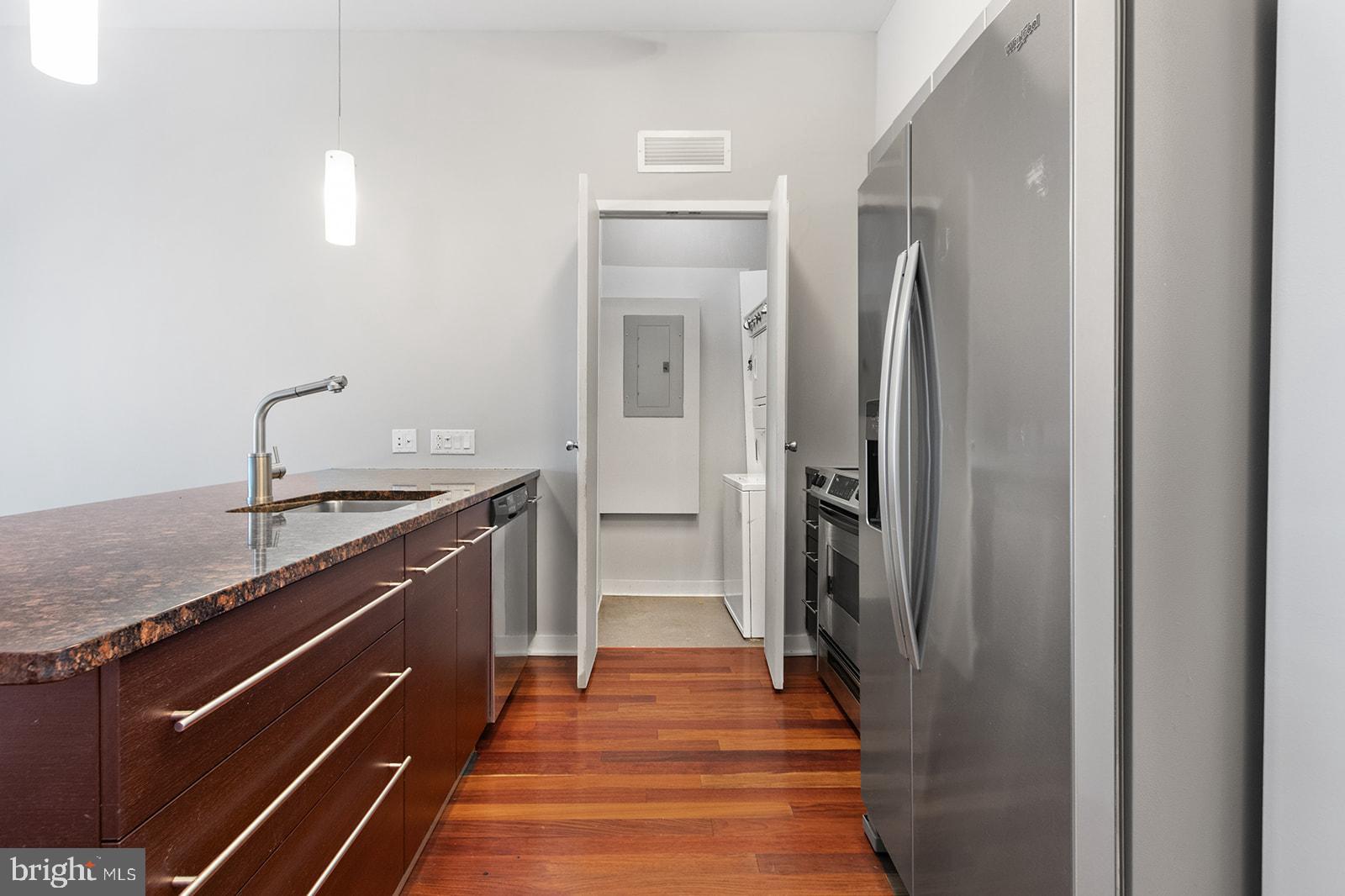 2101 MARKET STREET 305