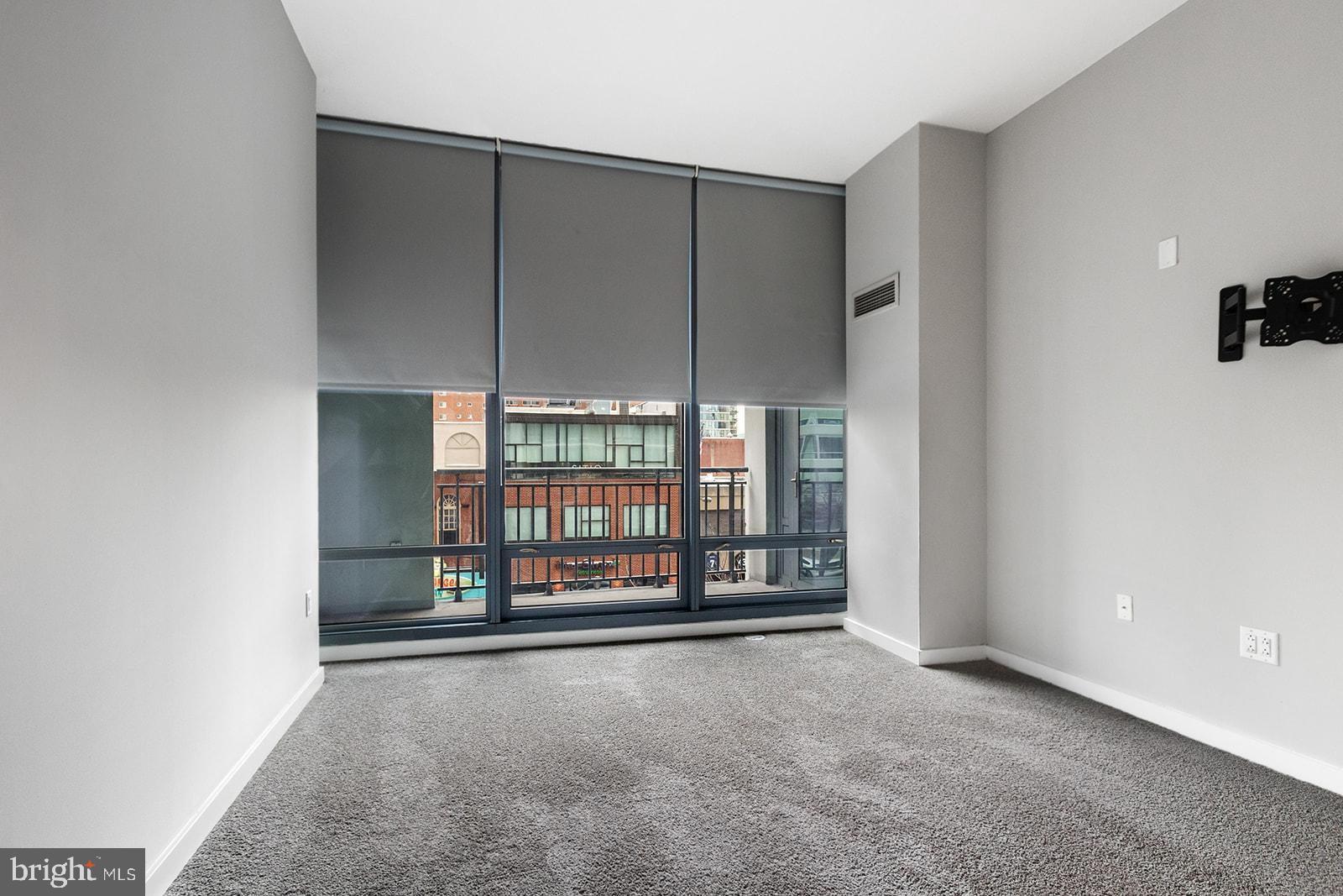 2101 MARKET STREET 305