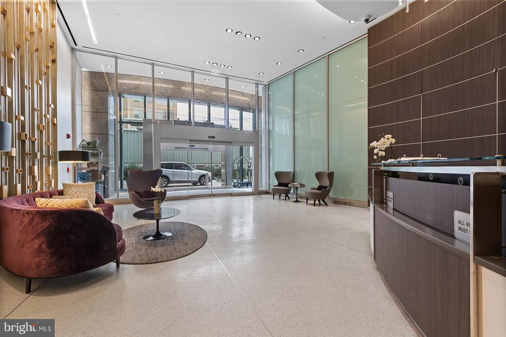 2101 MARKET STREET 305