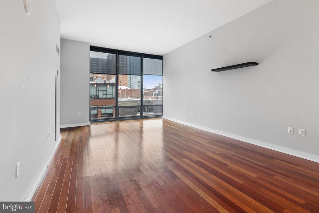 2101 MARKET STREET 305
