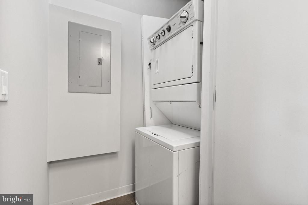 2101 MARKET STREET 305