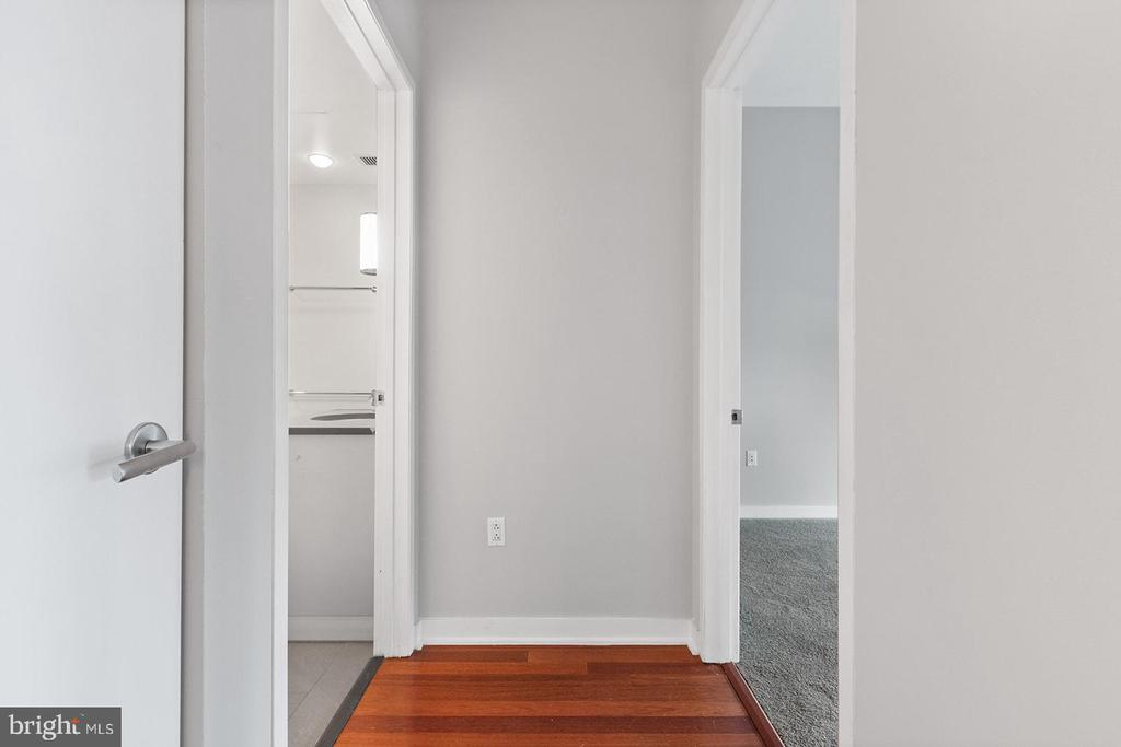 2101 MARKET STREET 305
