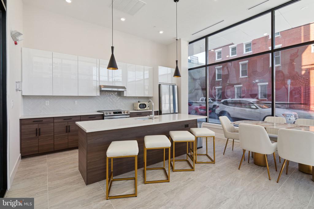 720 W THOMPSON STREET 1B-615