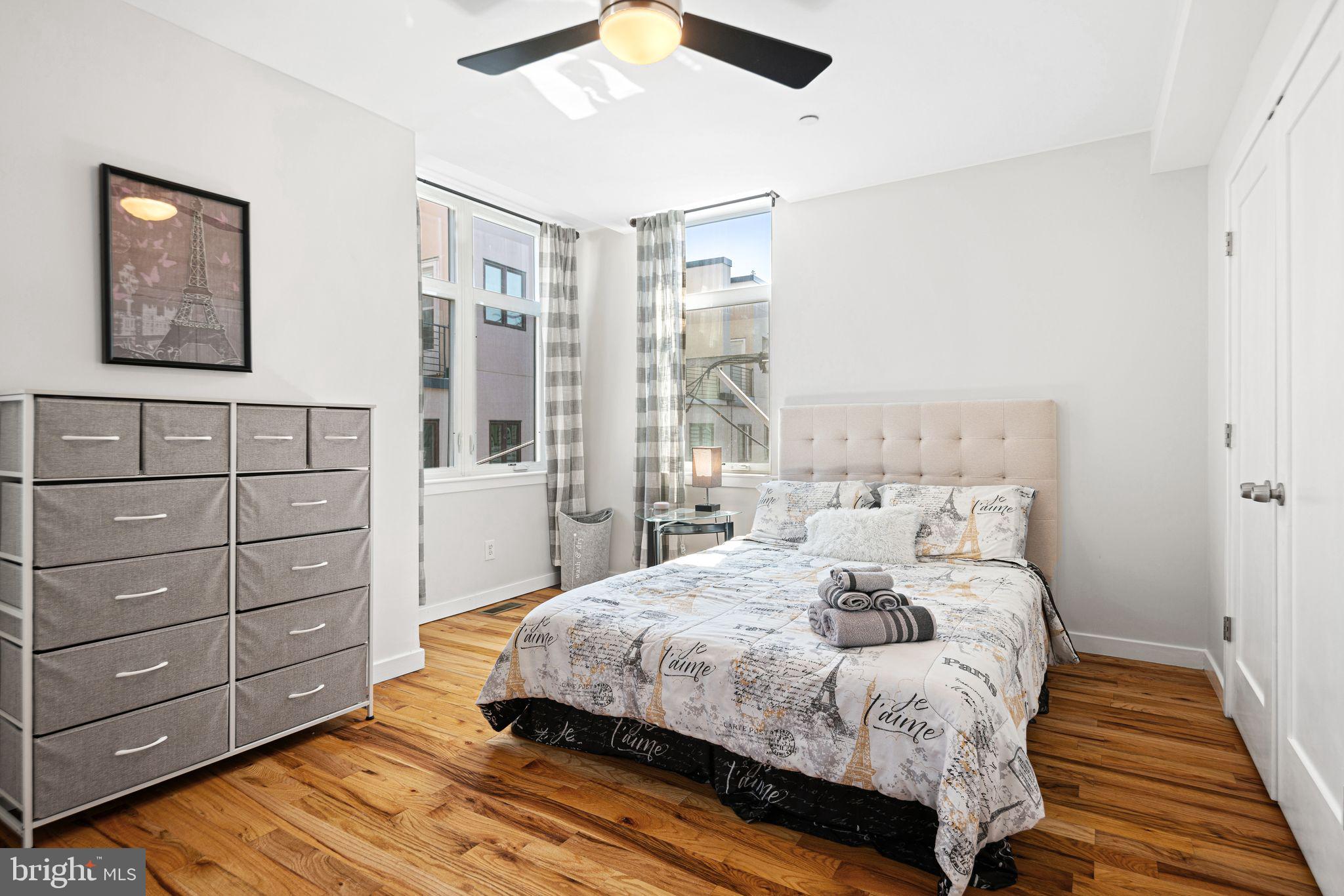 842 N LEITHGOW STREET