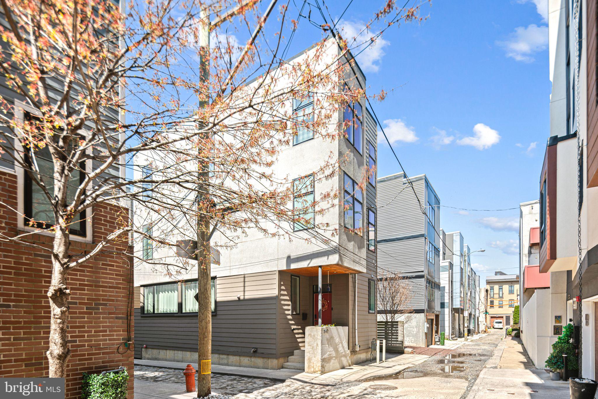 842 N LEITHGOW STREET