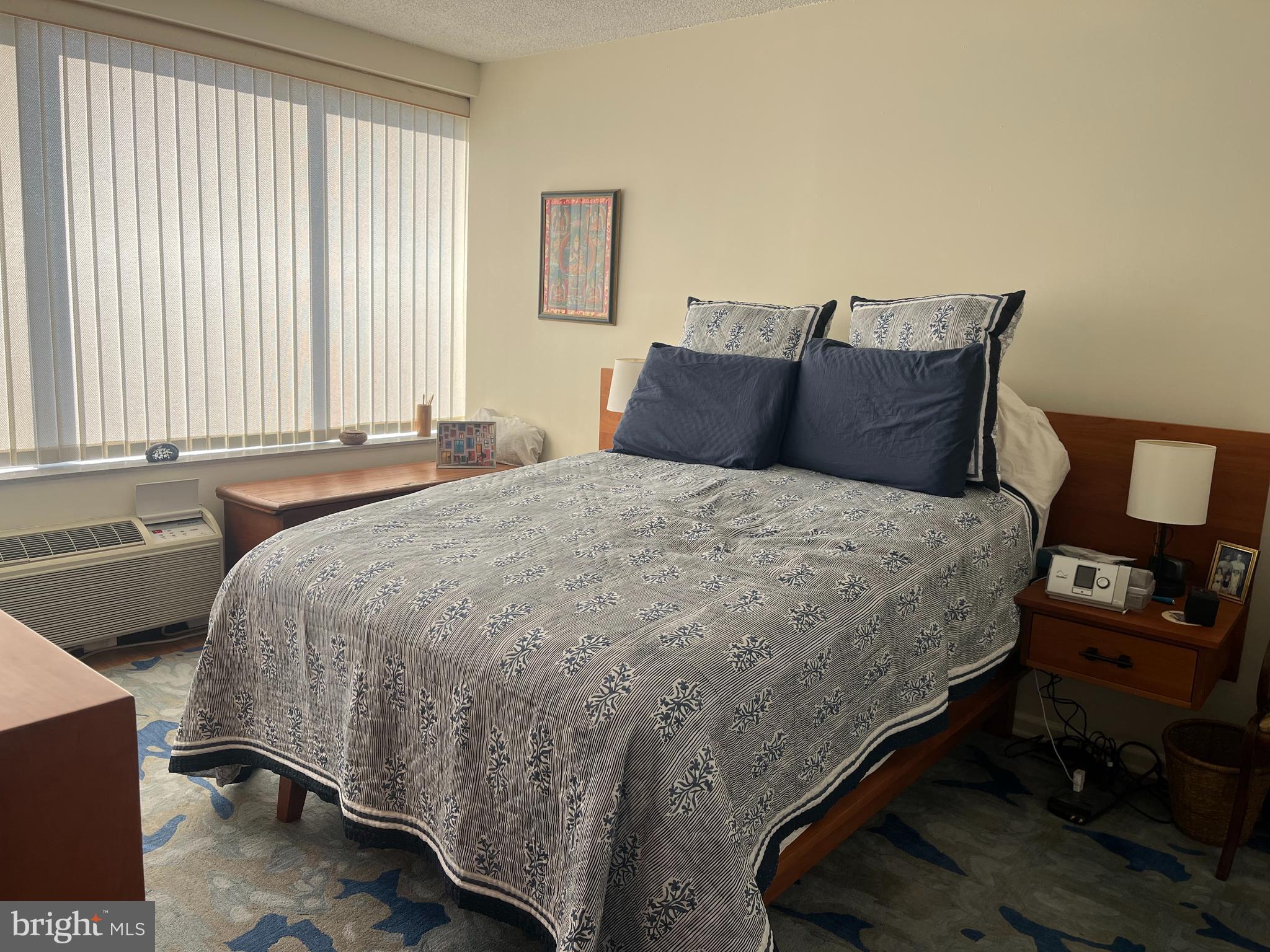 2001 HAMILTON STREET 00 504