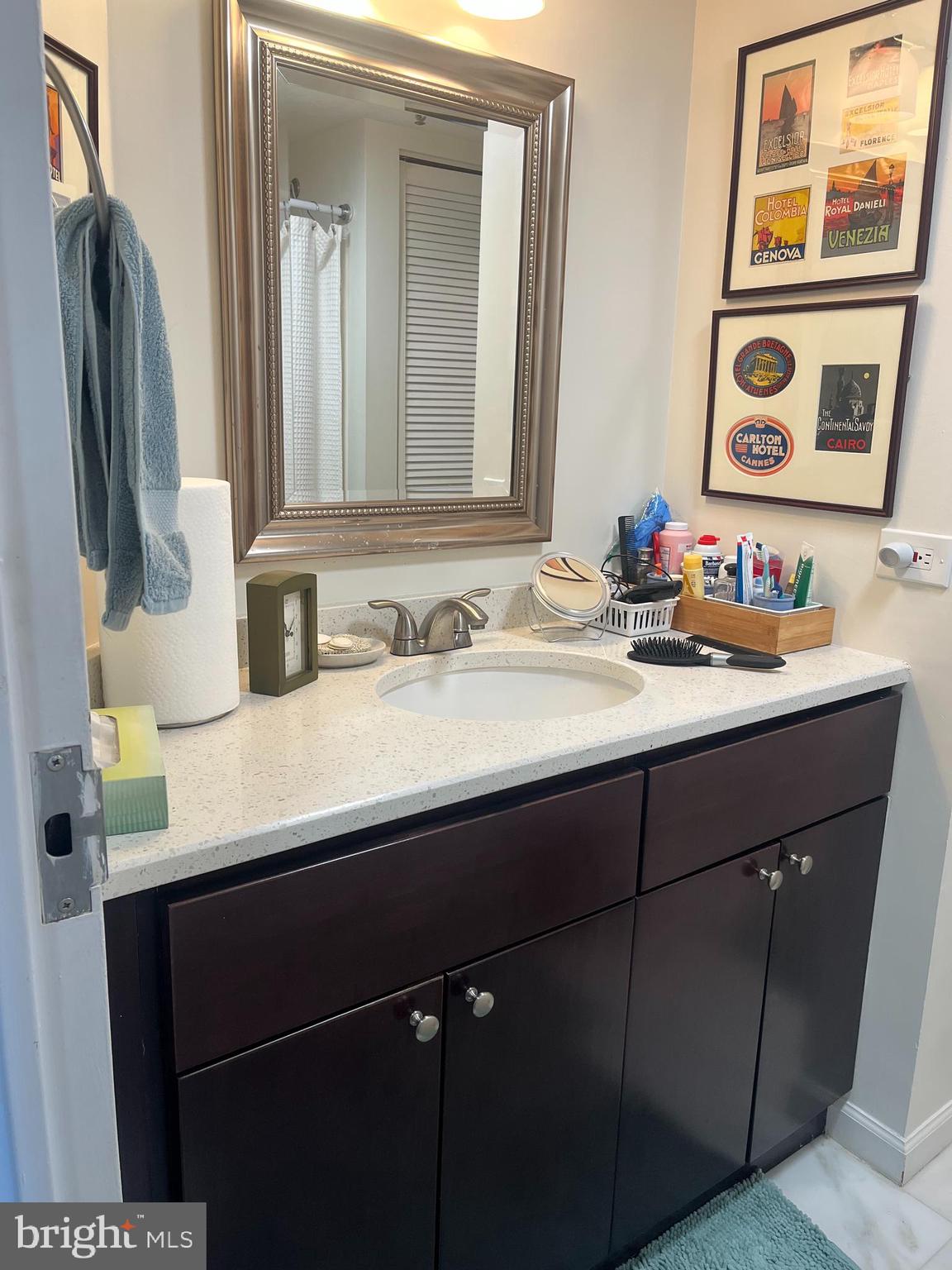 2001 HAMILTON STREET 00 504