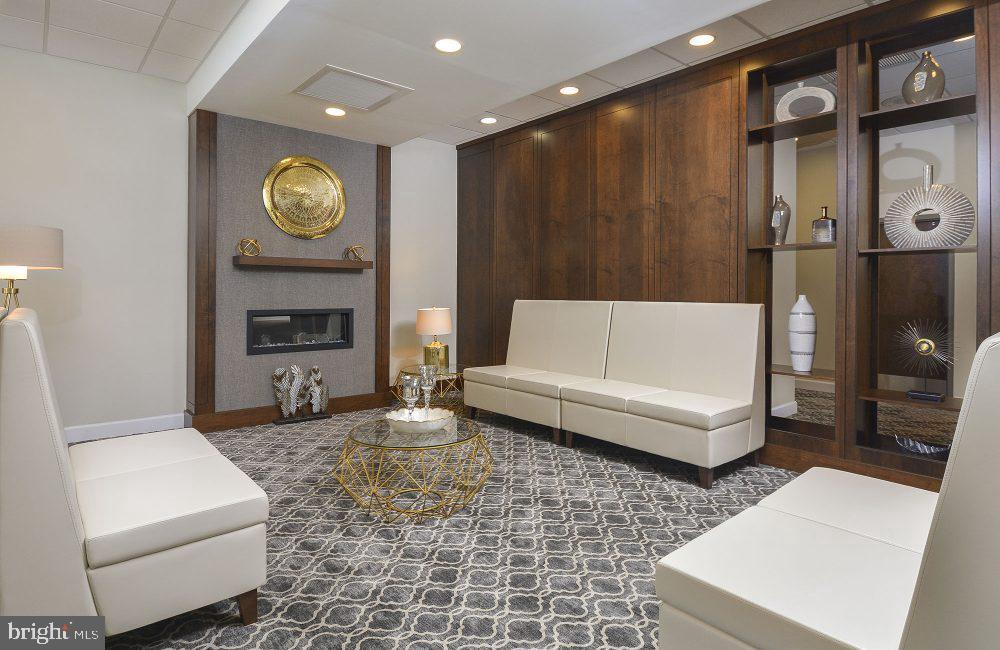 515 W CHELTEN AVENUE 2B-0908