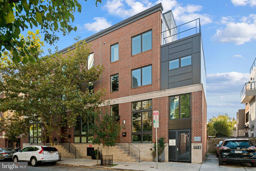 212 N 21ST STREET 1