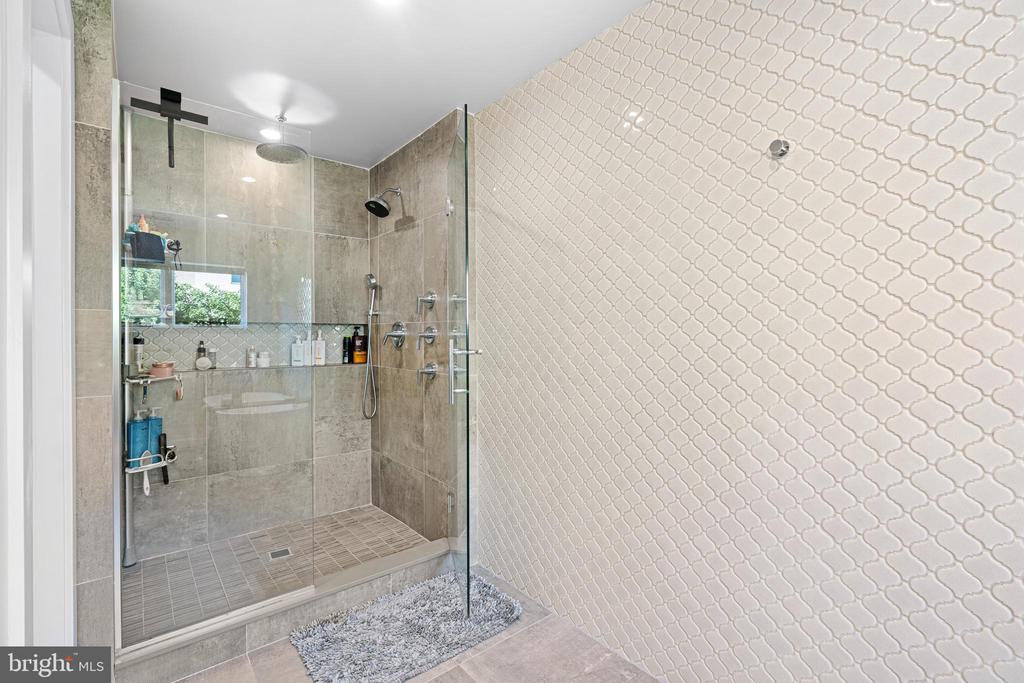 212 N 21ST STREET 1