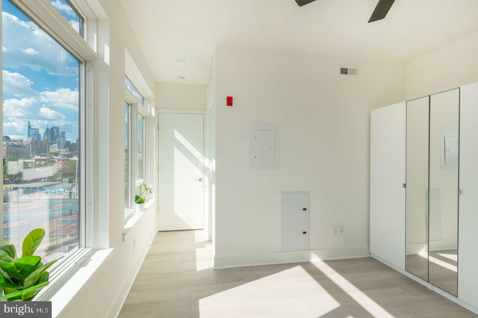 833 WHARTON STREET 1B-401