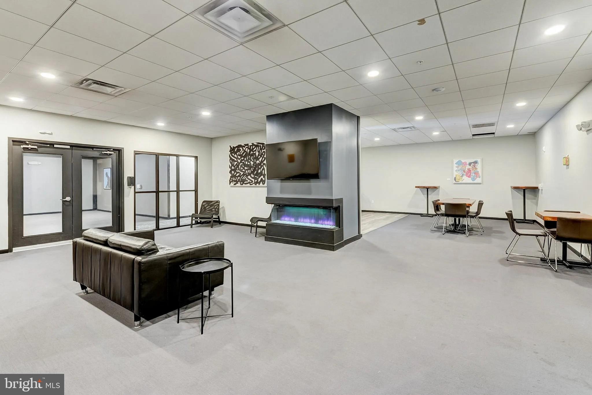 1600 W GIRARD AVENUE 0B-208