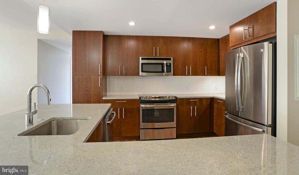 2200 BENJAMIN FRANKLIN PARKWAY 3B-S1005