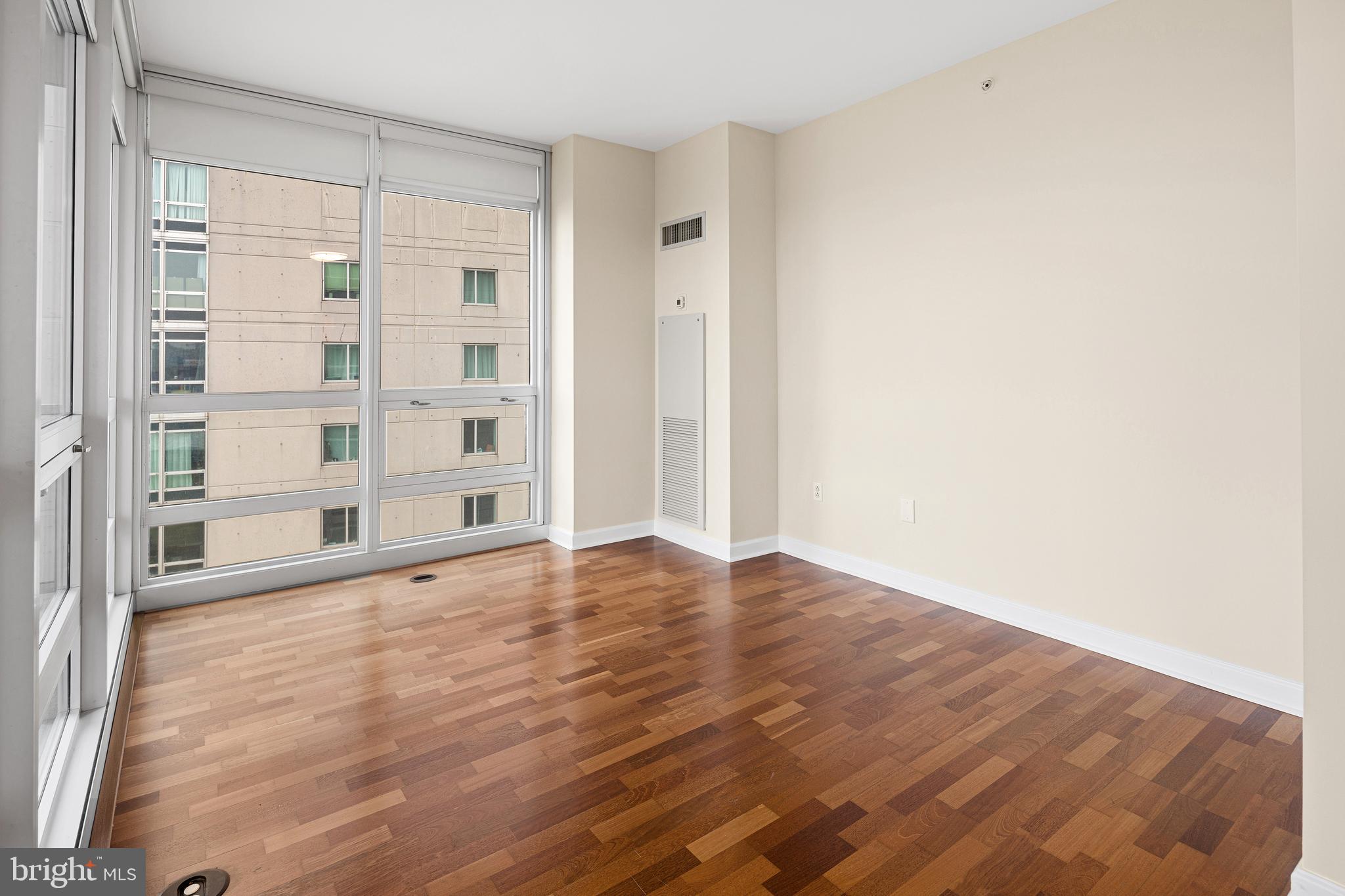 901 N PENN STREET F810