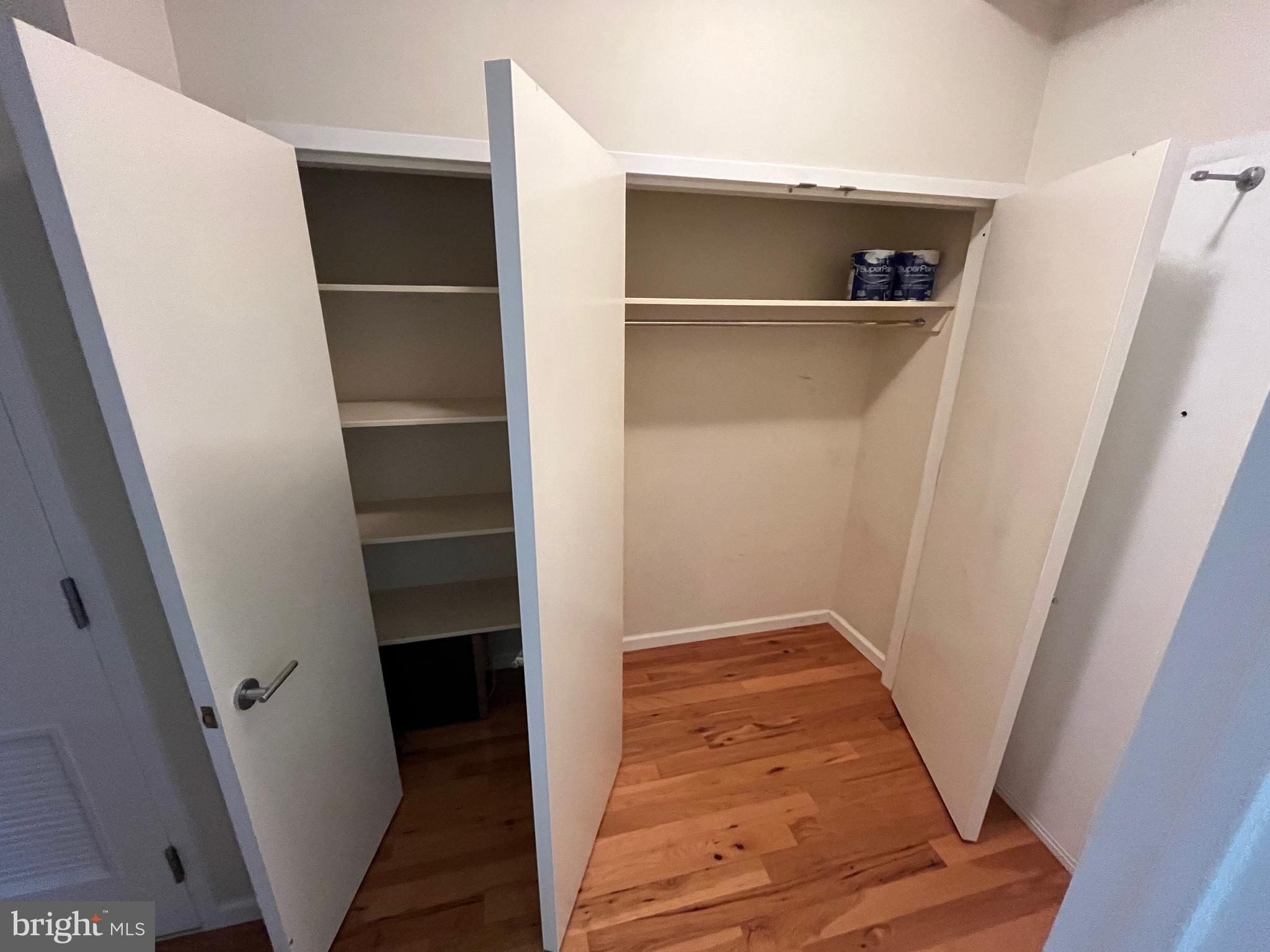 1425 LOCUST STREET 00 16B
