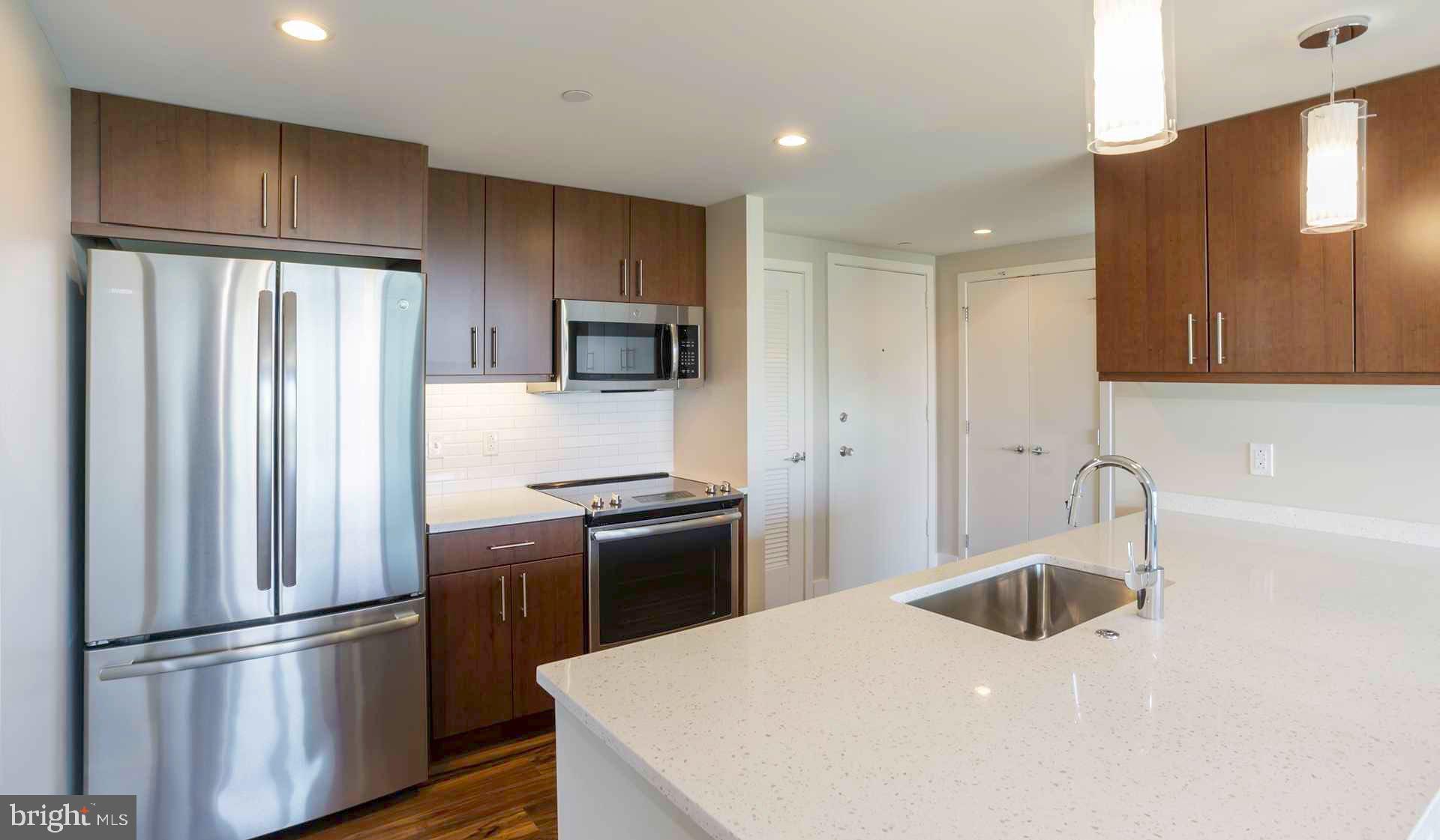 2200 BENJAMIN FRANKLIN PARKWAY 0B-E1502