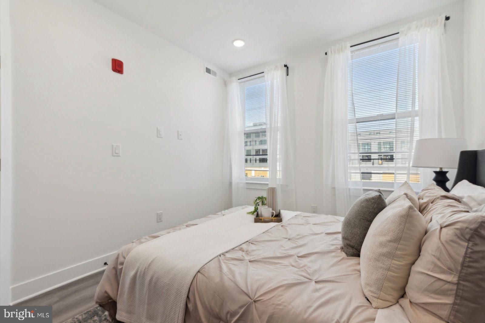 2200 E SOMERSET STREET 2B-606