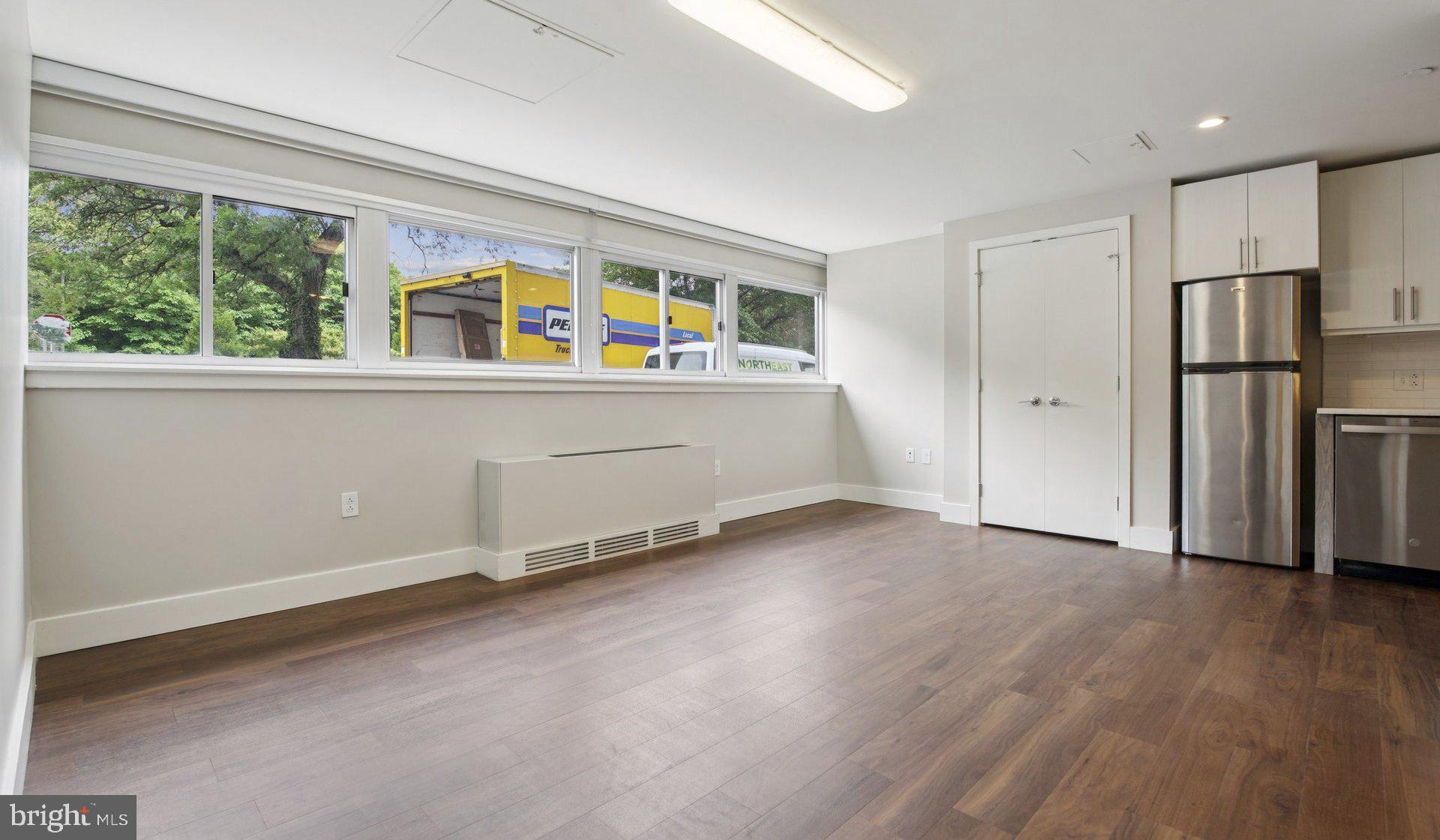 2200 BENJAMIN FRANKLIN PARKWAY 1B-E1906