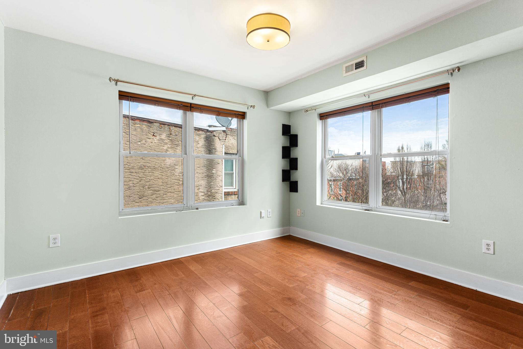 1641 CHRISTIAN STREET 00 3