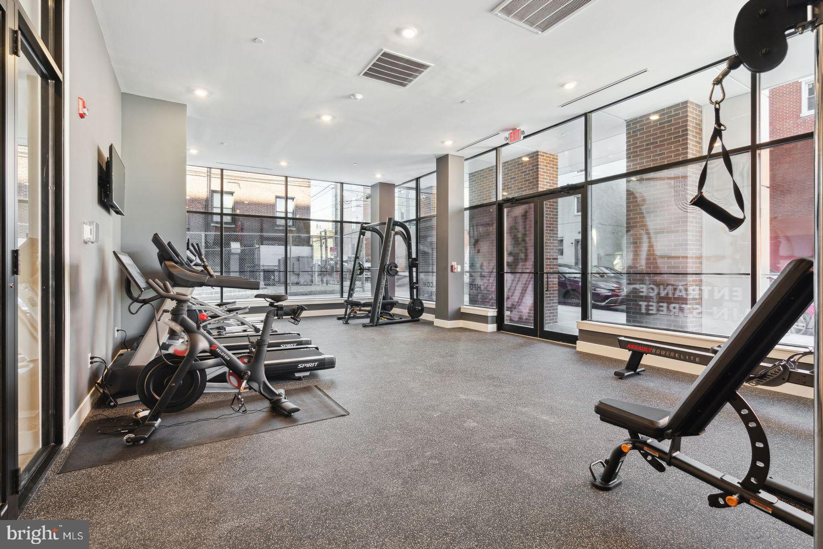720 W THOMPSON STREET 1B-406