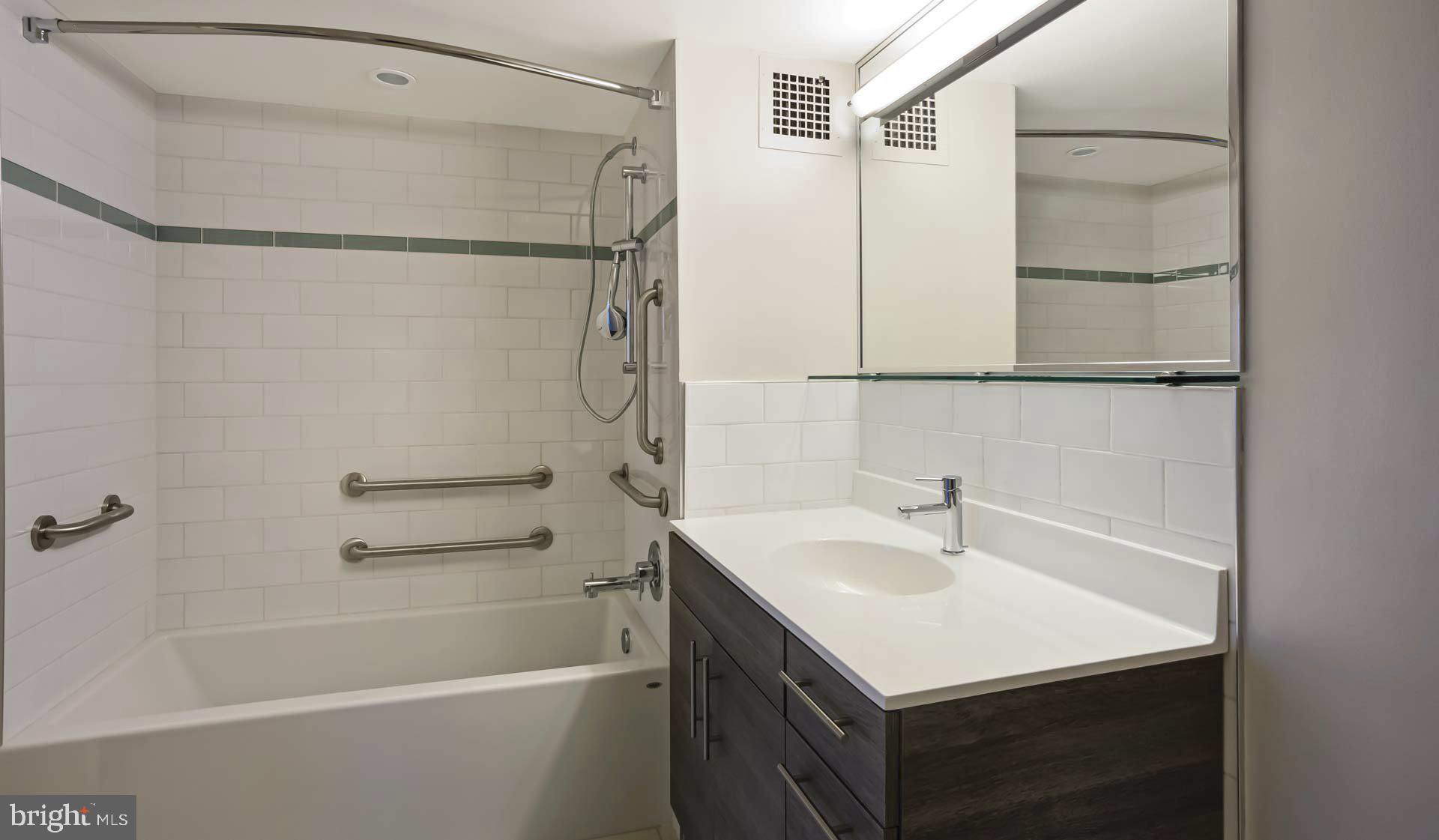 2200 BENJAMIN FRANKLIN PARKWAY 1B-N0409