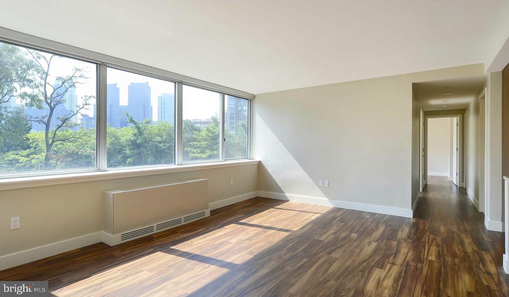 2200 BENJAMIN FRANKLIN PARKWAY 1B-E1506