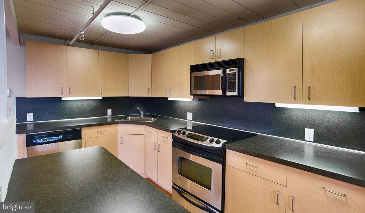 2300 WALNUT STREET 0B-304