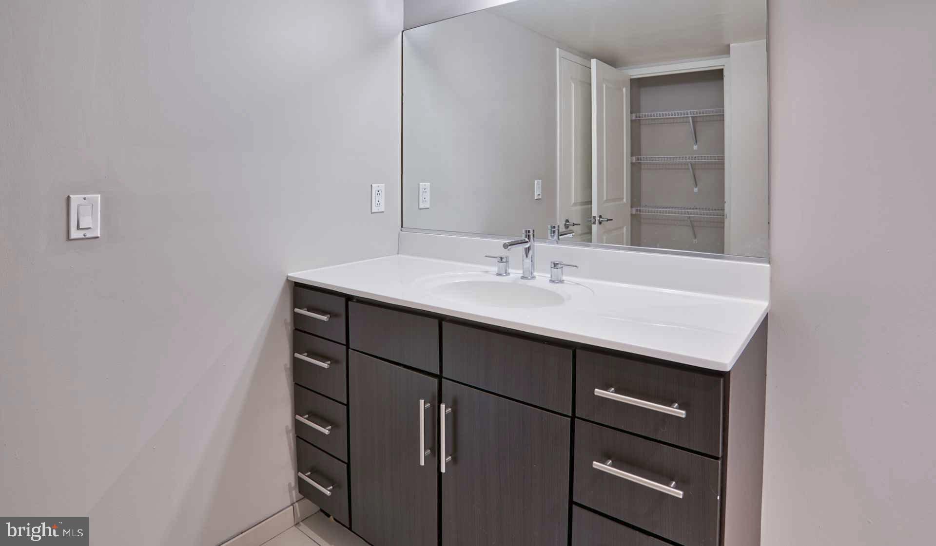 1815 JOHN F KENNEDY BOULEVARD 1B-1220