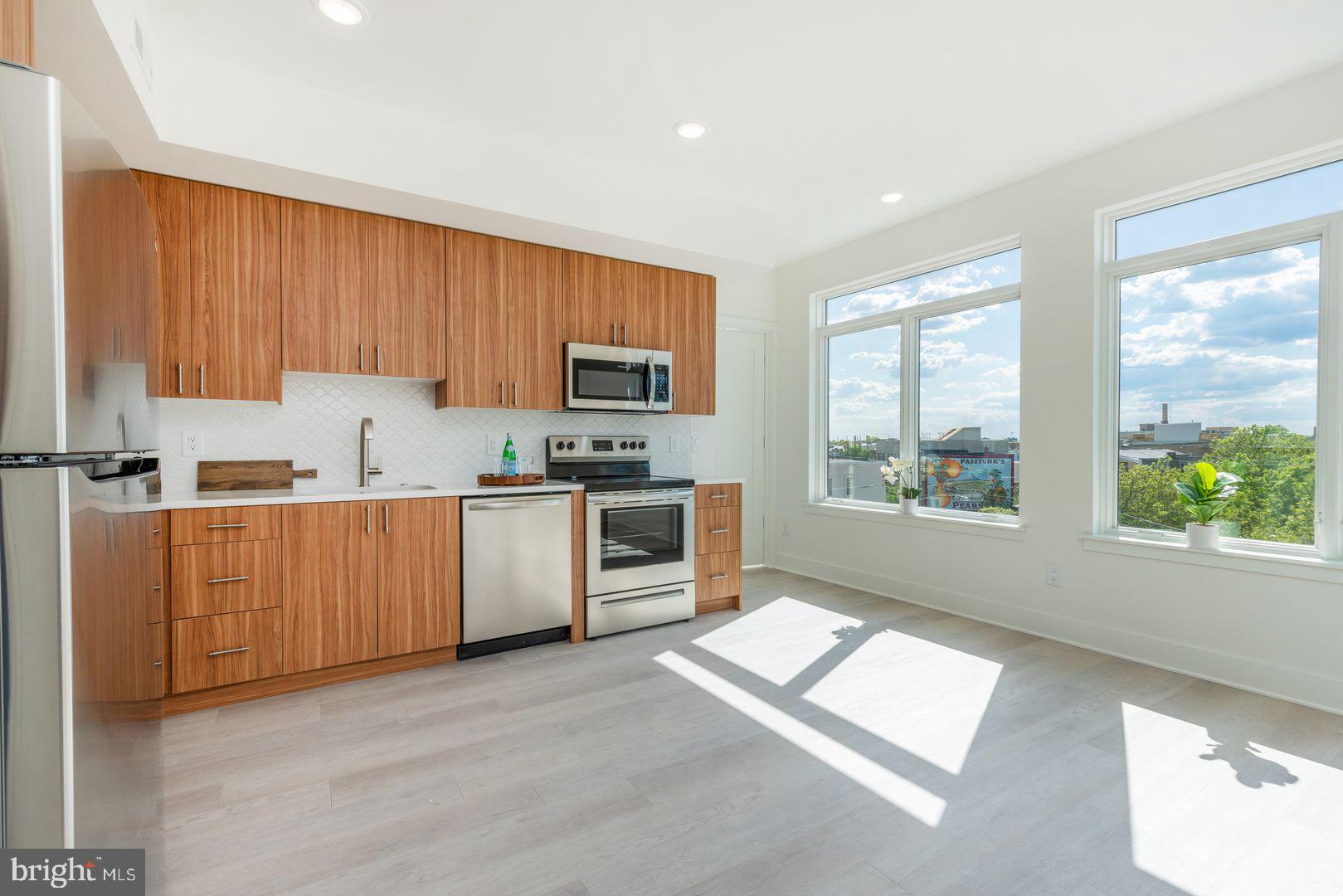 833 WHARTON STREET 1B-401