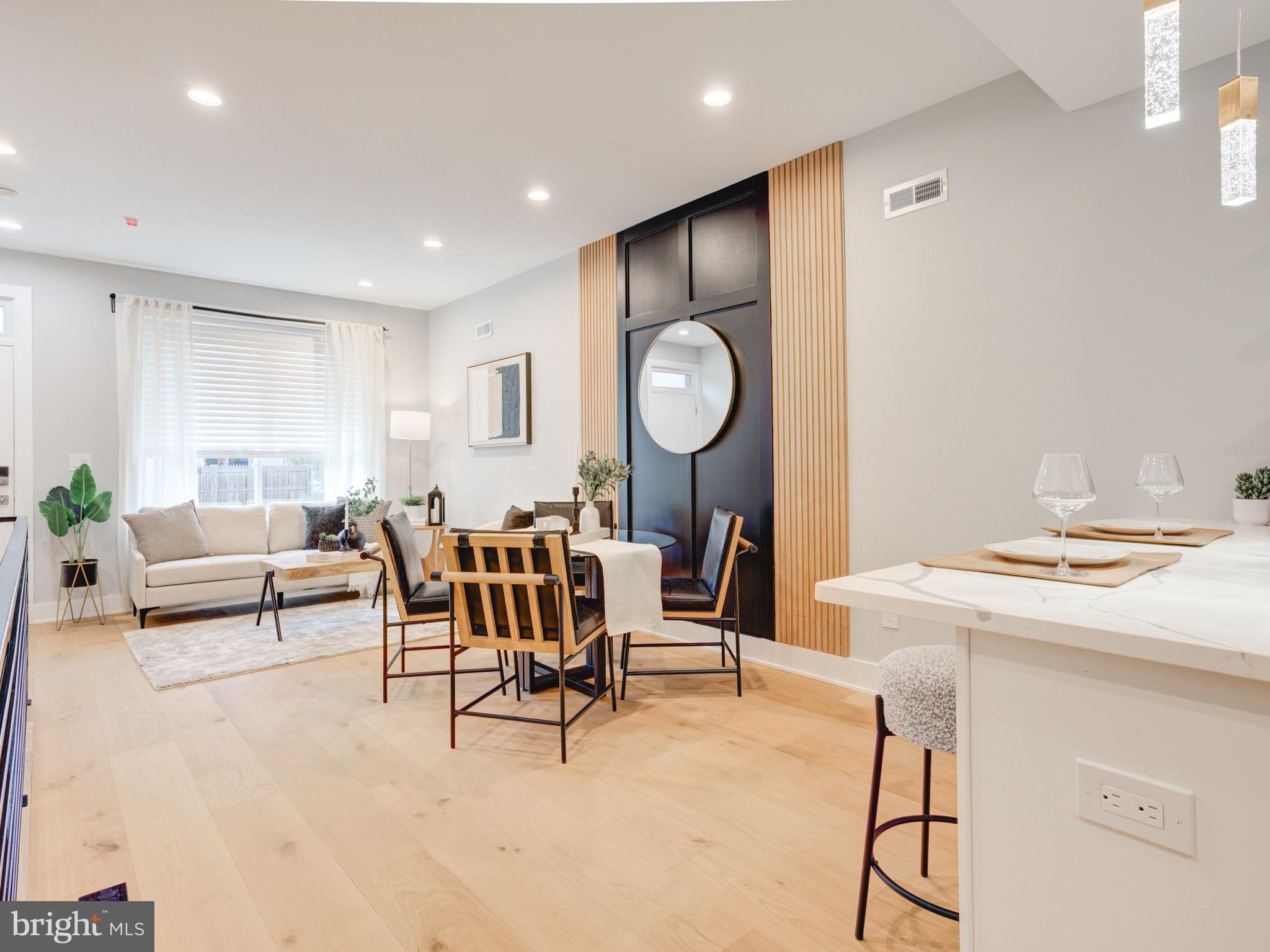 1943 N LEITHGOW STREET