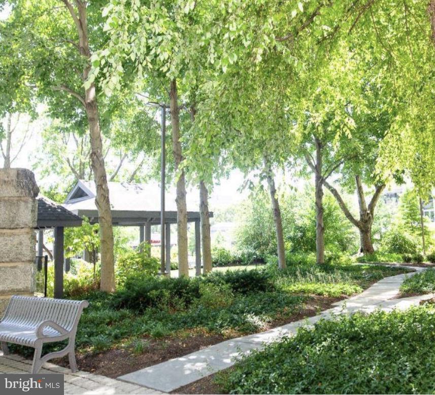 2001 HAMILTON STREET 429