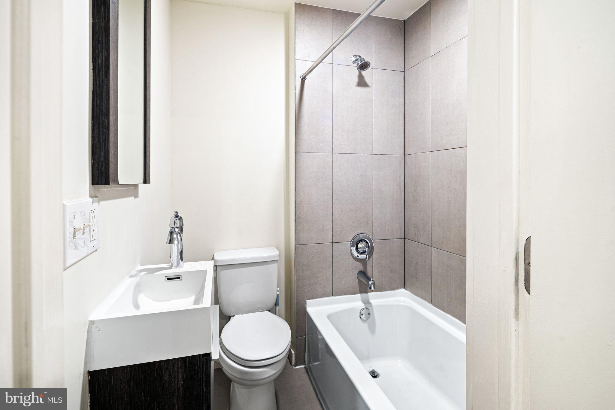 1839 N 6TH STREET 00 2