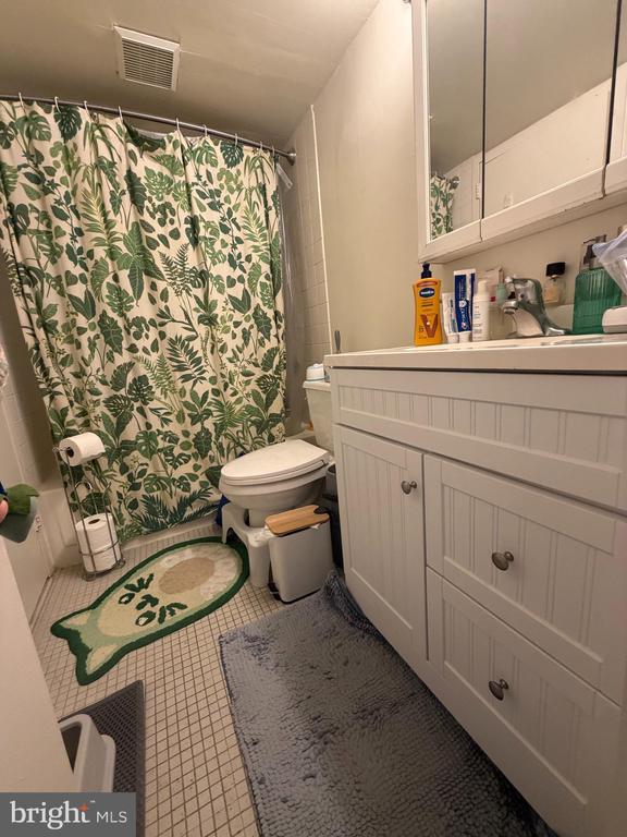 1420 LOCUST STREET 00 24J