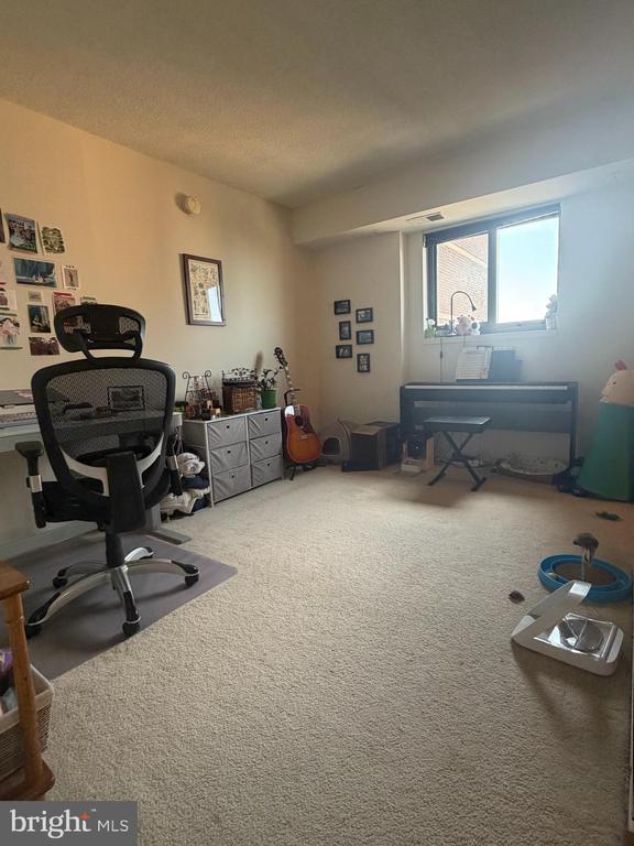 1420 LOCUST STREET 00 24J