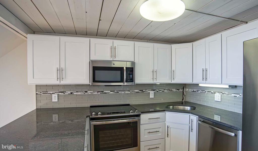 2300 WALNUT STREET 427