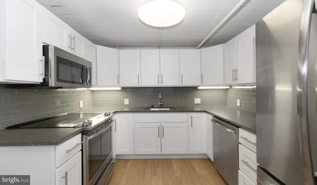 2300 WALNUT STREET 427