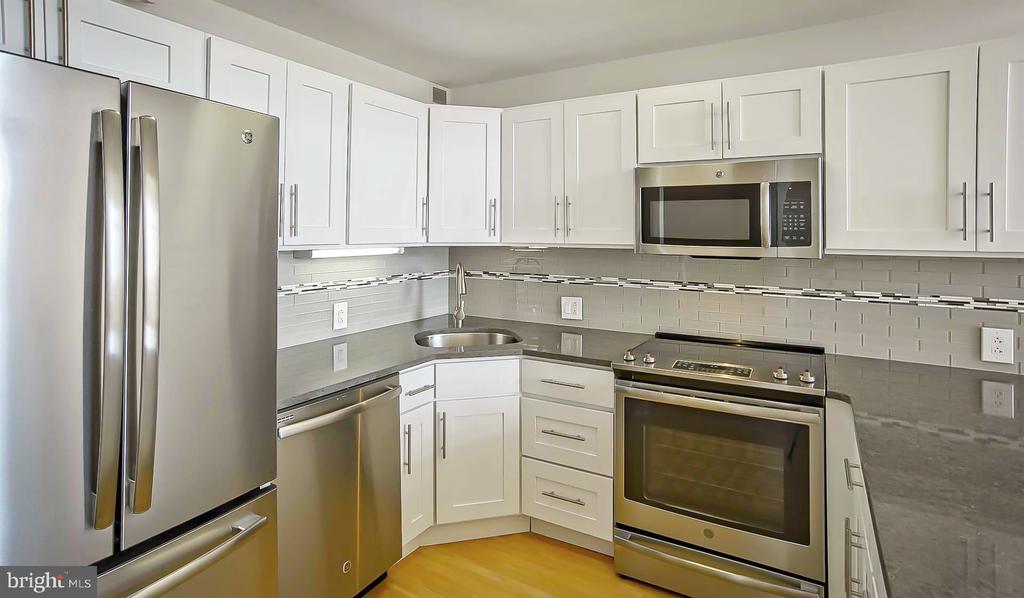 2300 WALNUT STREET 427