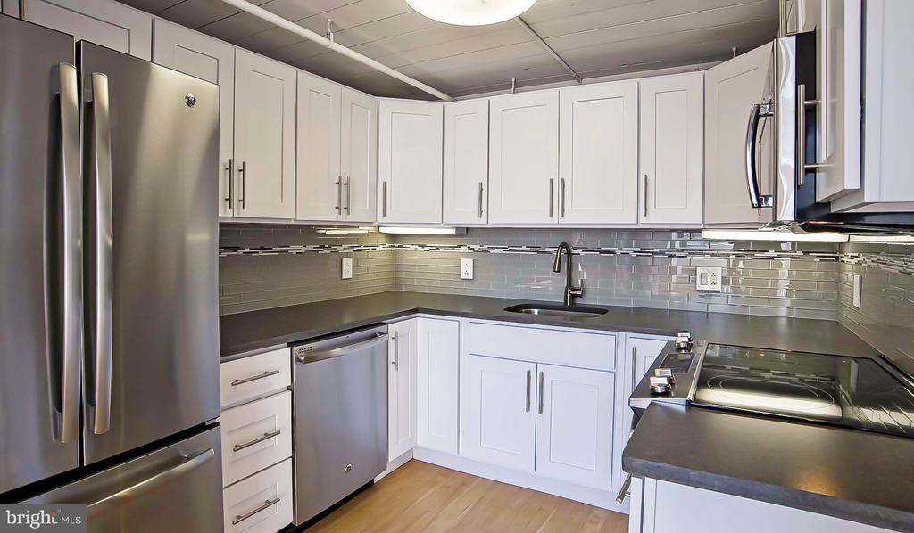 2300 WALNUT STREET 427