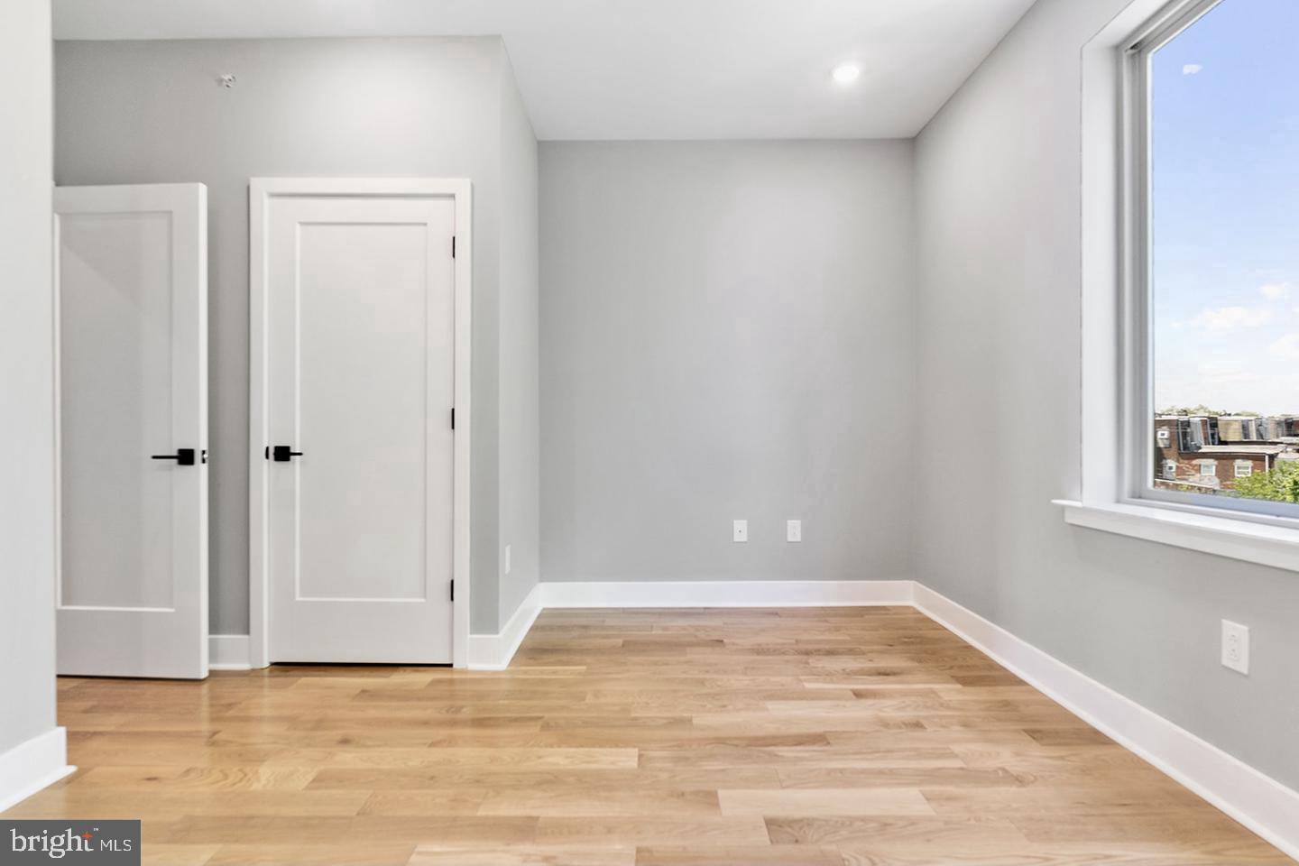 3037 W SEDGLEY AVENUE UNIT 2