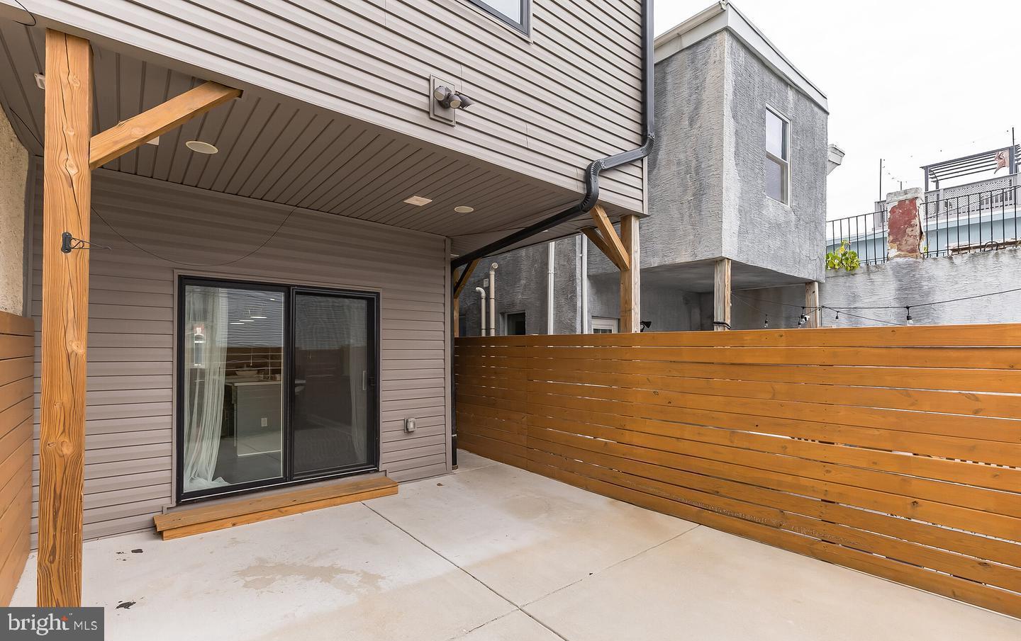 1818 DICKINSON STREET