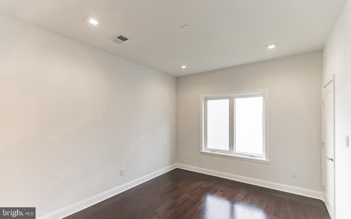 1818 DICKINSON STREET