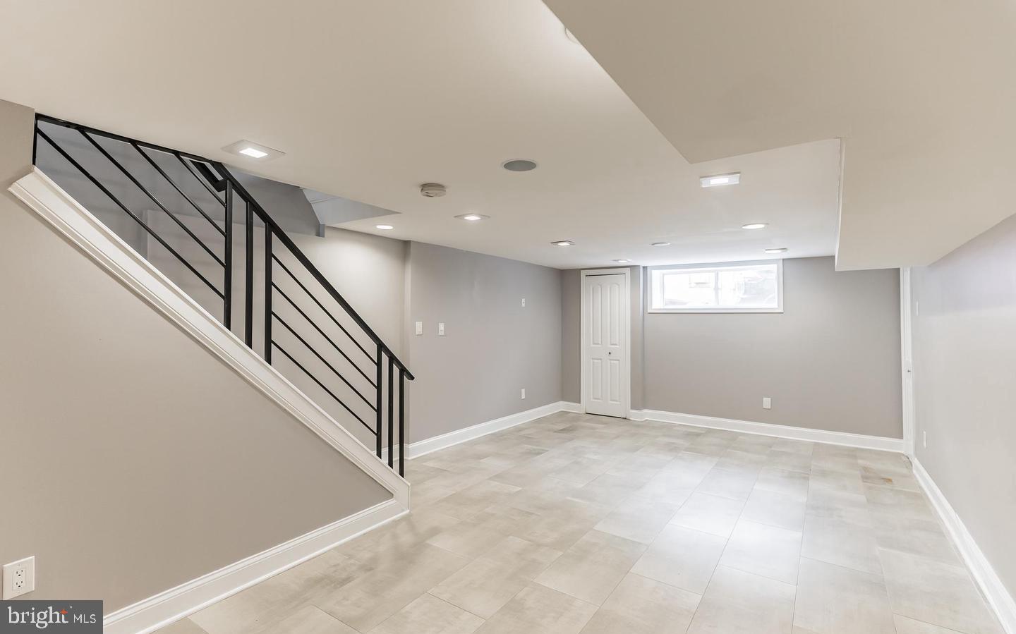 1818 DICKINSON STREET