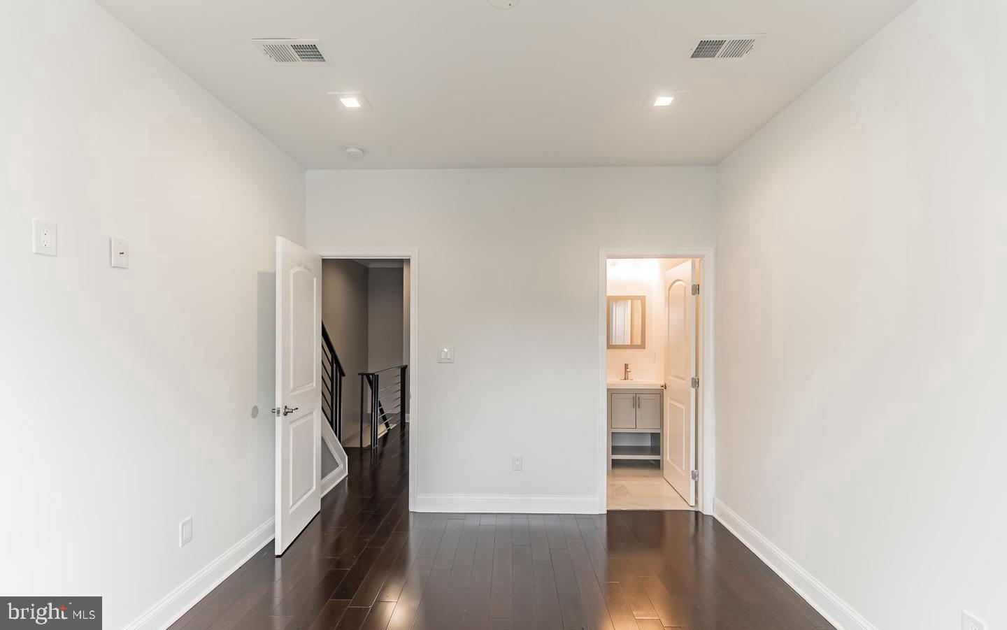 1818 DICKINSON STREET