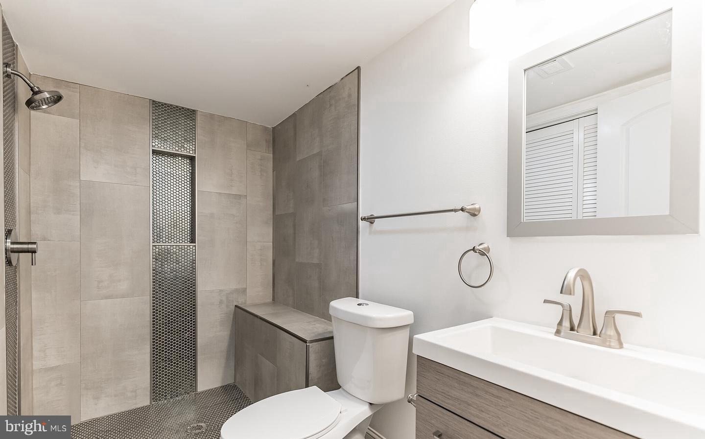 1818 DICKINSON STREET