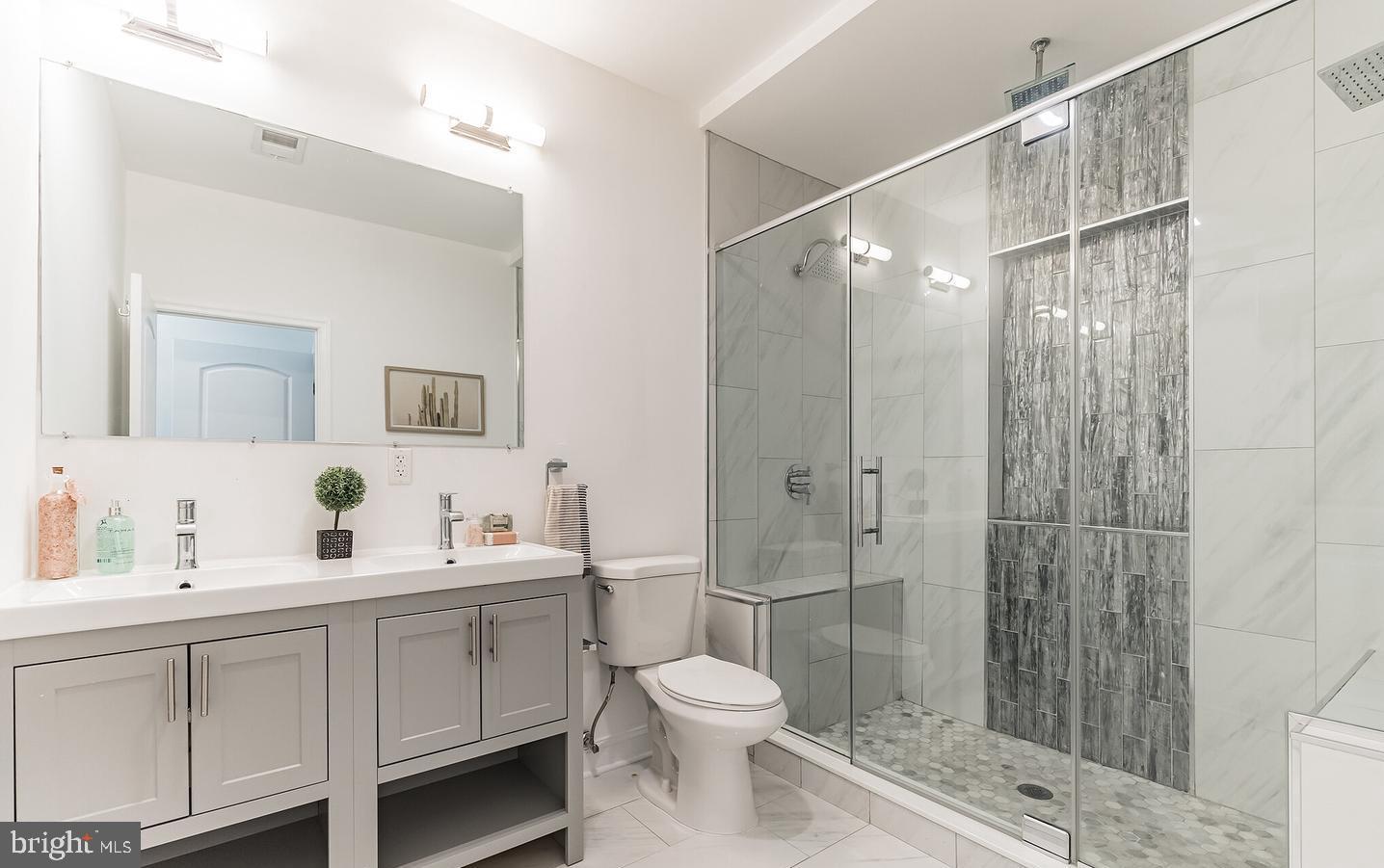 1818 DICKINSON STREET