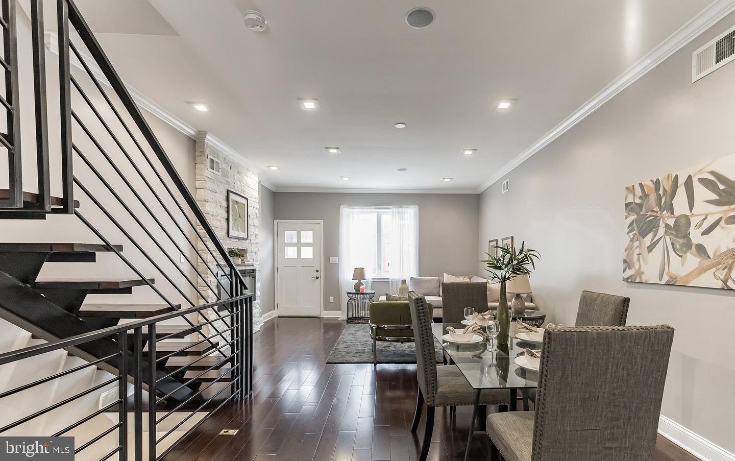 1818 DICKINSON STREET