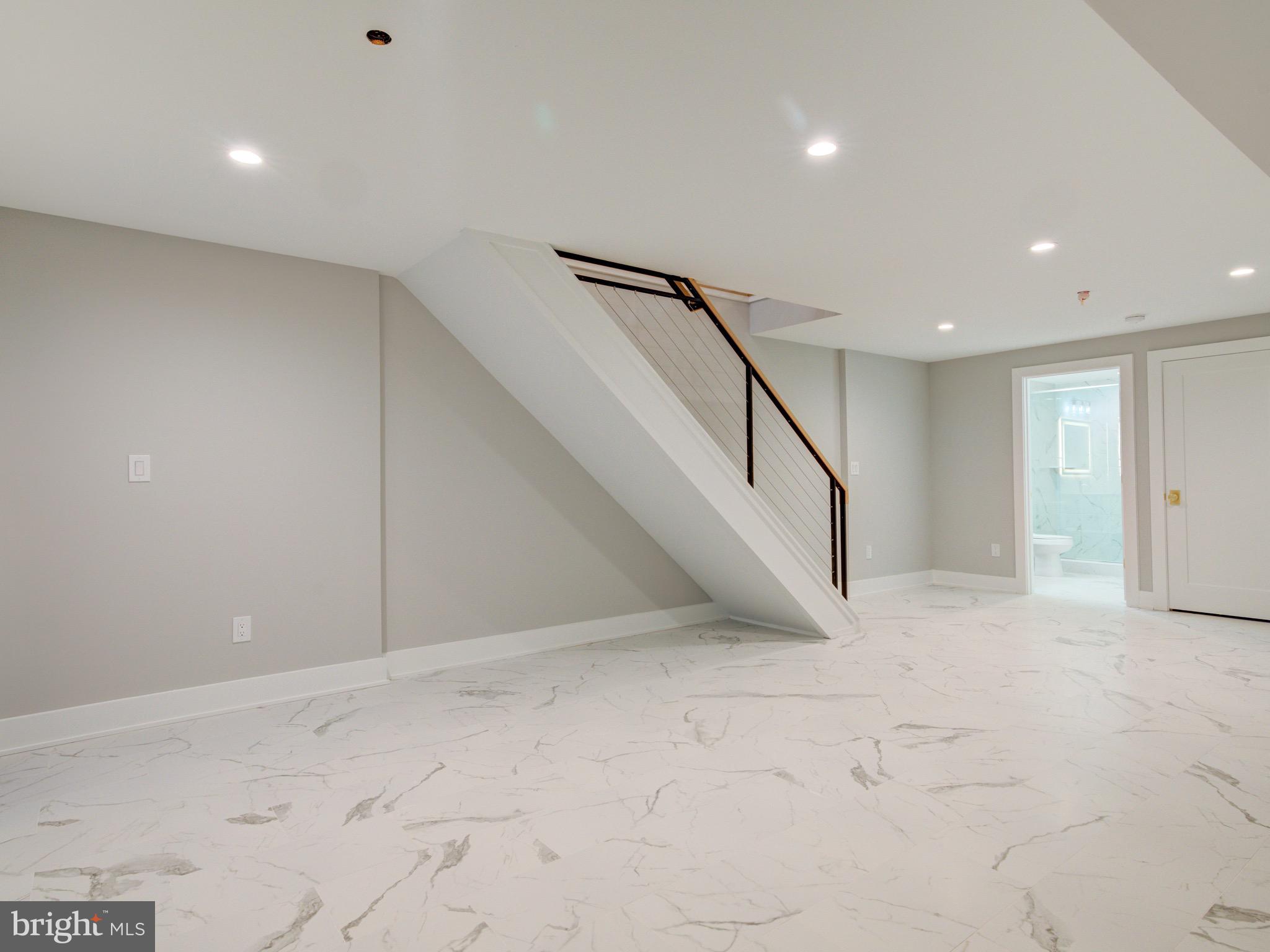 1019 E PALMER STREET