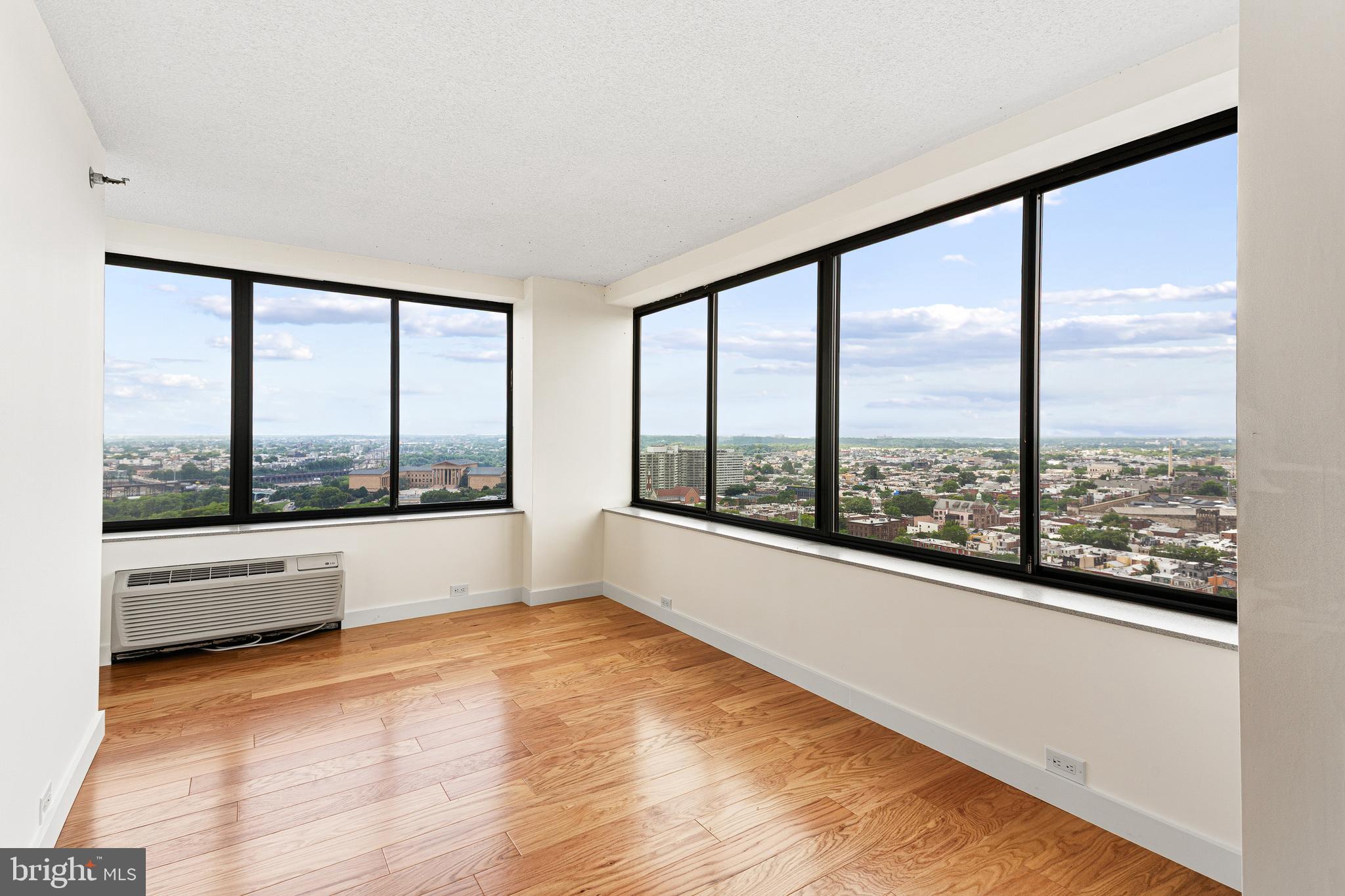 2001 HAMILTON STREET 00 P501